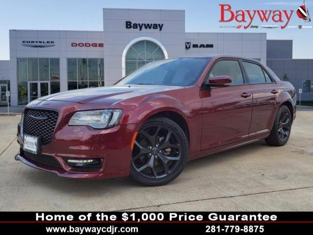 2022 Chrysler 300 Touring L RWD photo