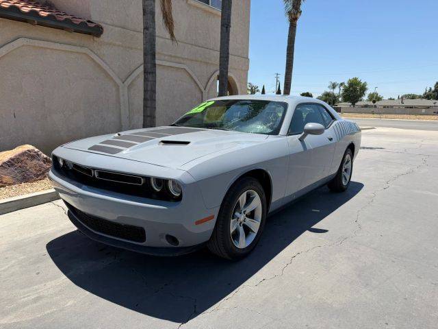 2022 Dodge Challenger SXT RWD photo