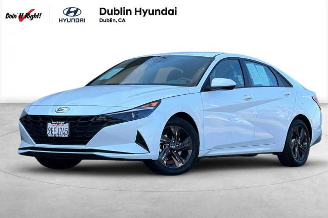 2022 Hyundai Elantra SEL FWD photo