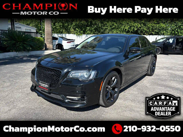 2022 Chrysler 300 Touring L RWD photo