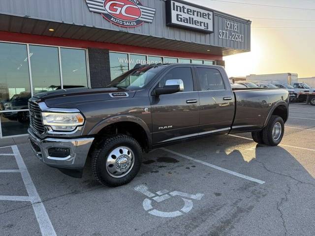 2022 Ram 3500 Laramie 4WD photo