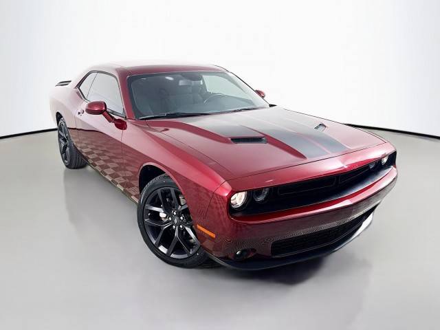 2022 Dodge Challenger SXT RWD photo