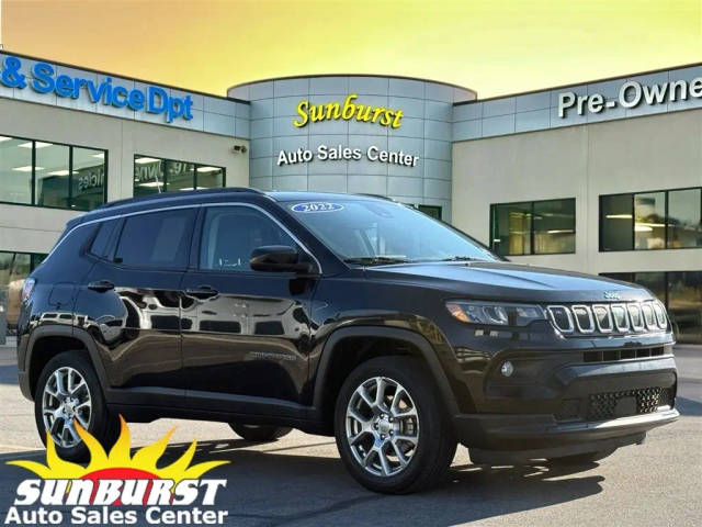 2022 Jeep Compass Latitude Lux 4WD photo