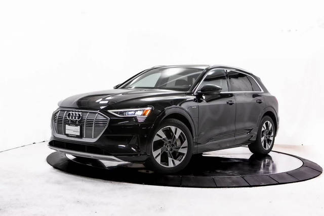 2022 Audi e-tron Premium Plus AWD photo
