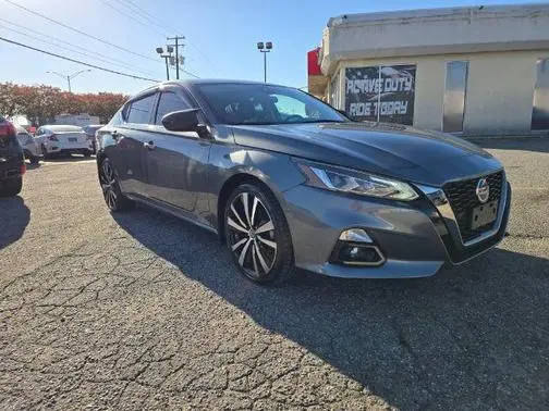 2022 Nissan Altima 2.5 SR FWD photo
