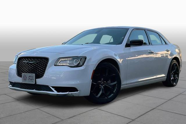 2022 Chrysler 300 Touring RWD photo