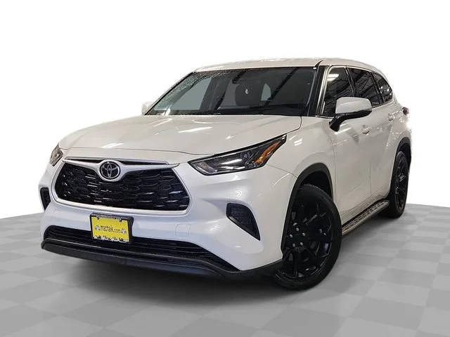 2022 Toyota Highlander L FWD photo