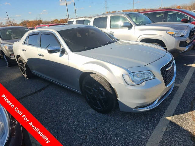 2020 Chrysler 300 Limited RWD photo