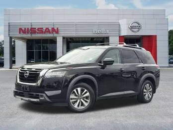 2022 Nissan Pathfinder SL 4WD photo