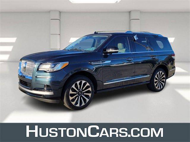 2022 Lincoln Navigator Reserve 4WD photo