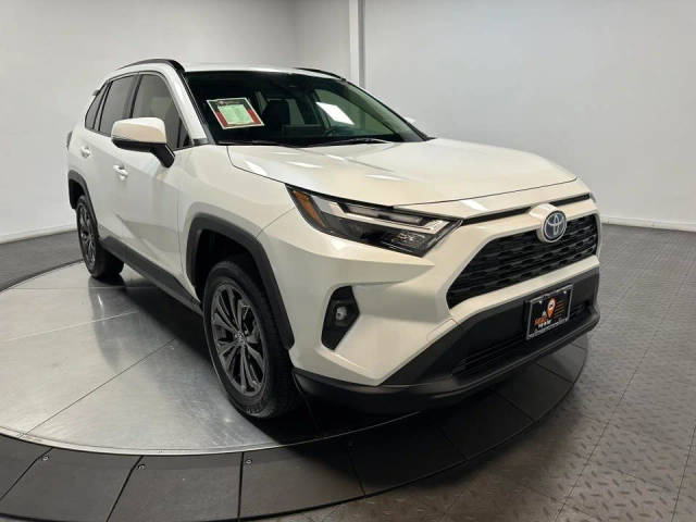 2022 Toyota RAV4 Hybrid XLE Premium AWD photo