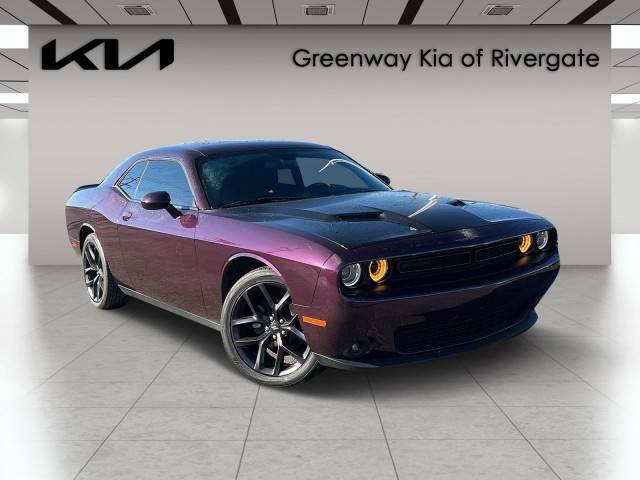 2022 Dodge Challenger SXT RWD photo