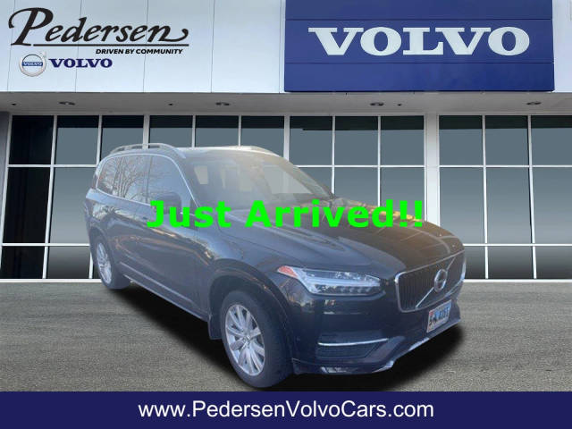 2016 Volvo XC90 T6 Momentum AWD photo