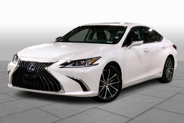 2022 Lexus ES ES 300h FWD photo