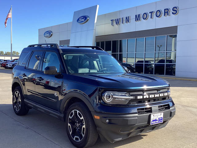 2022 Ford Bronco Sport Outer Banks 4WD photo