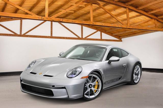 2022 Porsche 911 GT3 GT3 w/Touring Package RWD photo