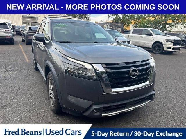 2022 Nissan Pathfinder SL 4WD photo