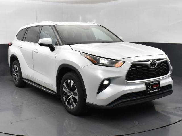 2022 Toyota Highlander XLE AWD photo