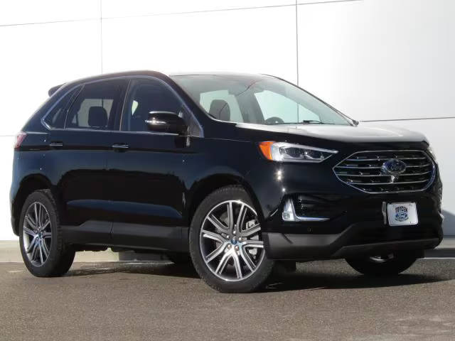 2022 Ford Edge Titanium AWD photo