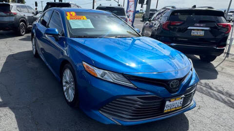 2019 Toyota Camry XLE FWD photo