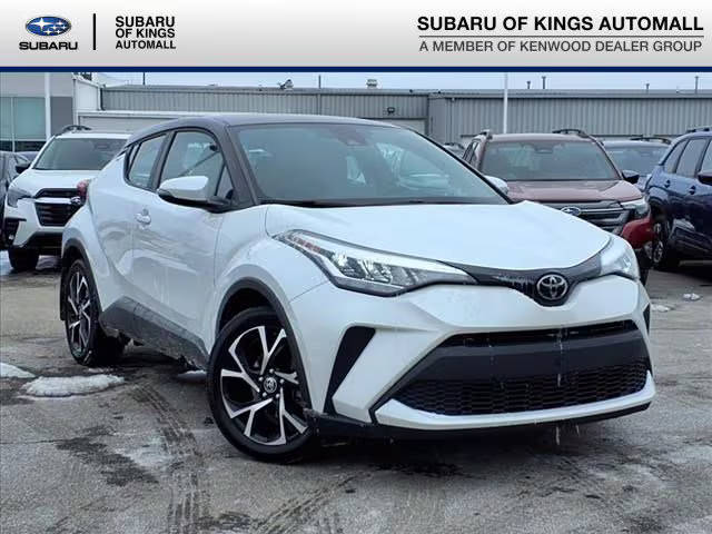 2022 Toyota C-HR XLE FWD photo