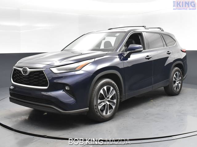 2022 Toyota Highlander XLE FWD photo