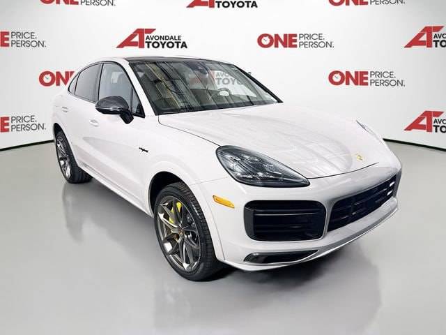 2022 Porsche Cayenne Coupe Turbo S E-Hybrid AWD photo