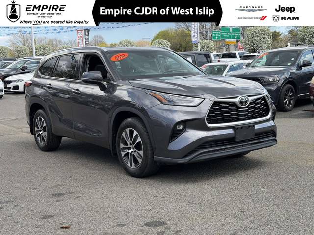 2022 Toyota Highlander XLE AWD photo