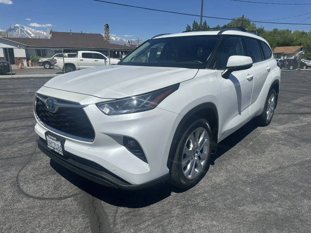 2022 Toyota Highlander Hybrid Limited AWD photo