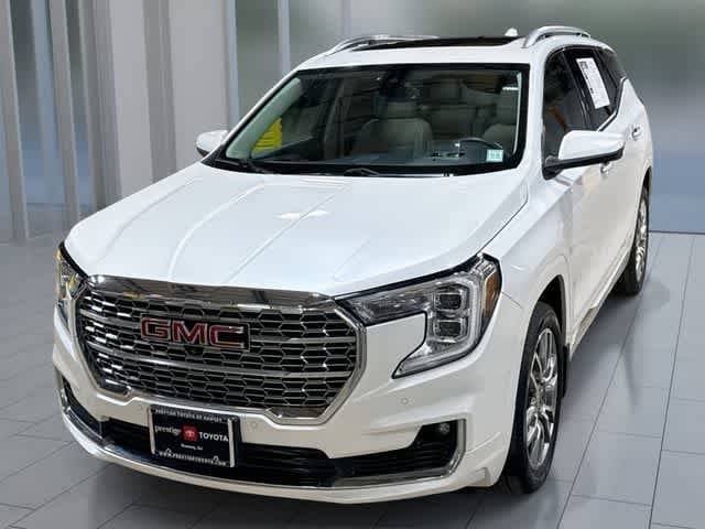 2022 GMC Terrain Denali AWD photo