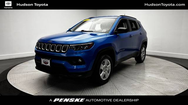 2022 Jeep Compass Latitude 4WD photo