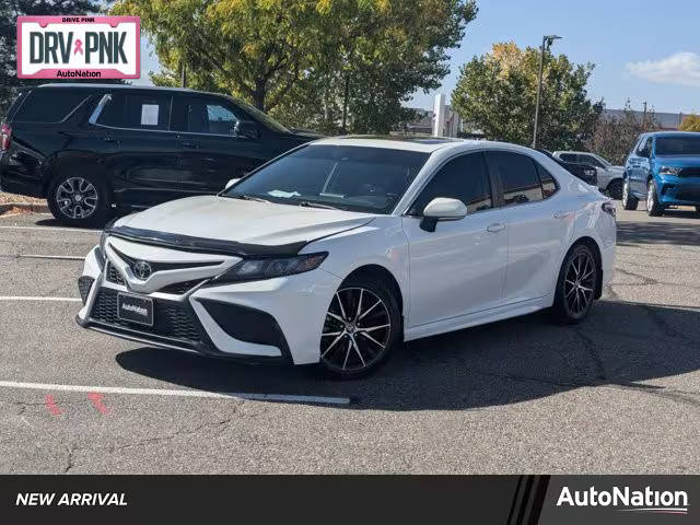 2022 Toyota Camry SE FWD photo