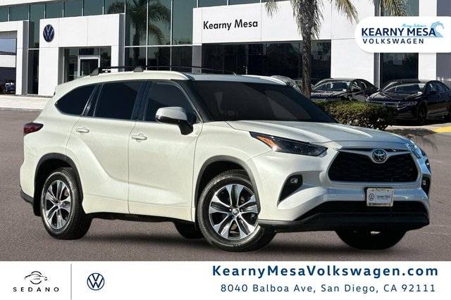 2022 Toyota Highlander XLE FWD photo