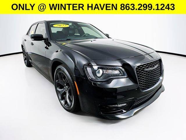 2022 Chrysler 300 Touring L RWD photo