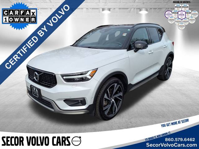 2022 Volvo XC40 R-Design AWD photo