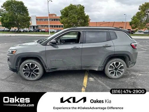 2022 Jeep Compass Limited 4WD photo