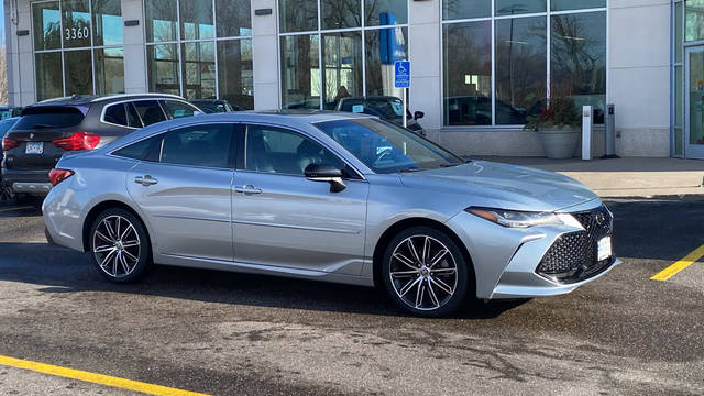 2022 Toyota Avalon Touring FWD photo