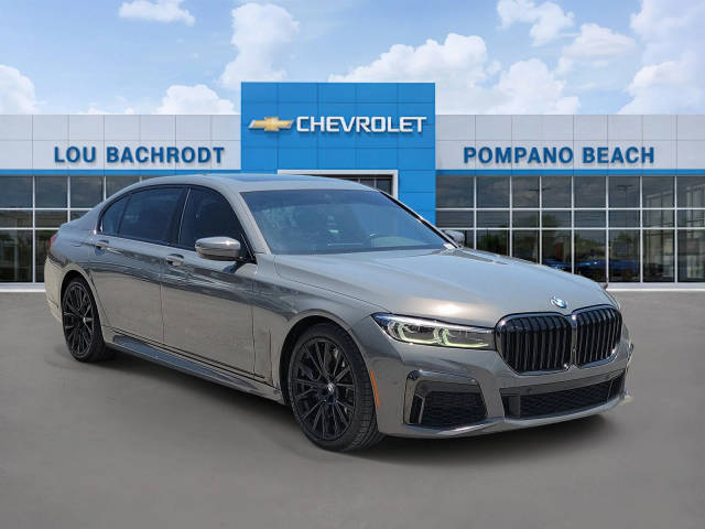 2022 BMW 7 Series 740i RWD photo