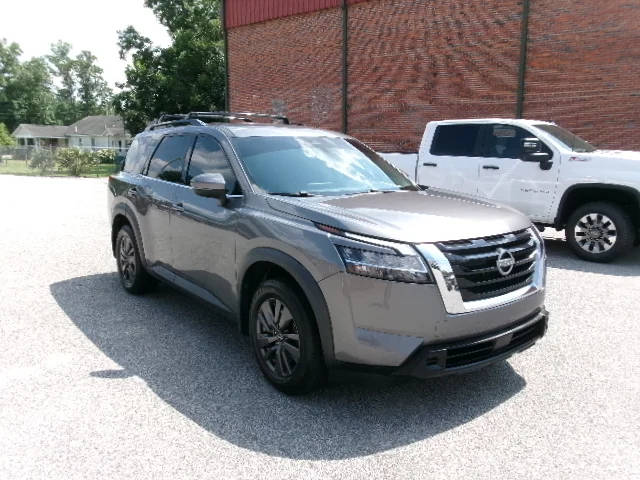 2022 Nissan Pathfinder SV 4WD photo