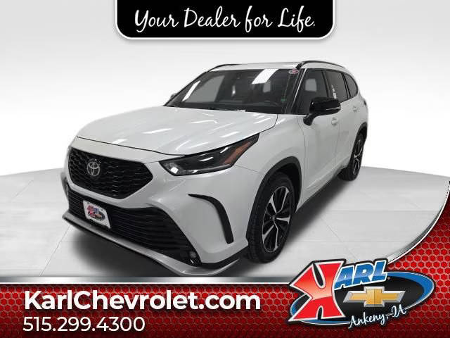 2022 Toyota Highlander XSE AWD photo