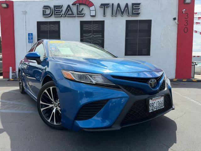 2020 Toyota Camry SE FWD photo