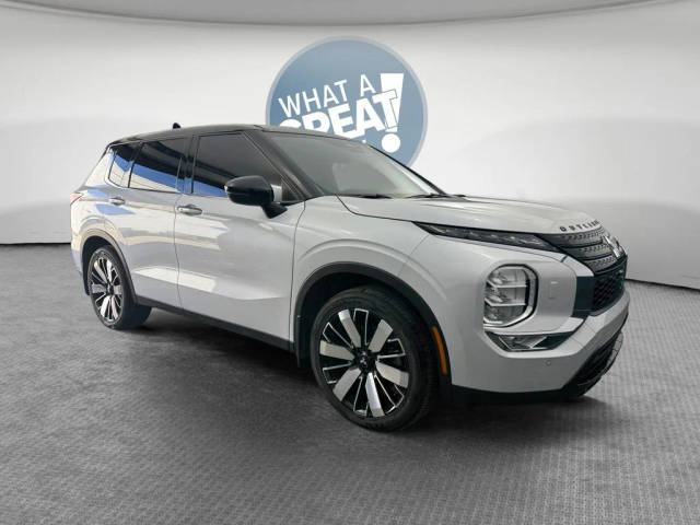 2022 Mitsubishi Outlander Black Edition 4WD photo