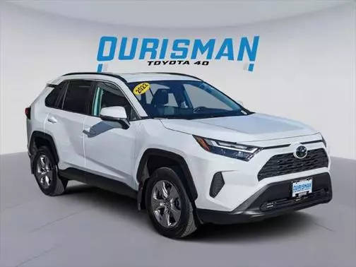 2022 Toyota RAV4 XLE AWD photo