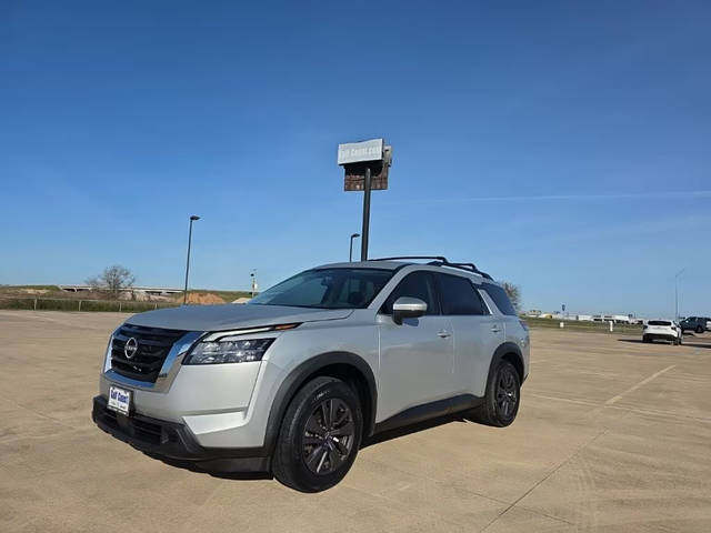 2022 Nissan Pathfinder SV FWD photo
