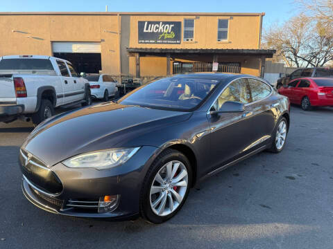 2016 Tesla Model S 90D AWD photo