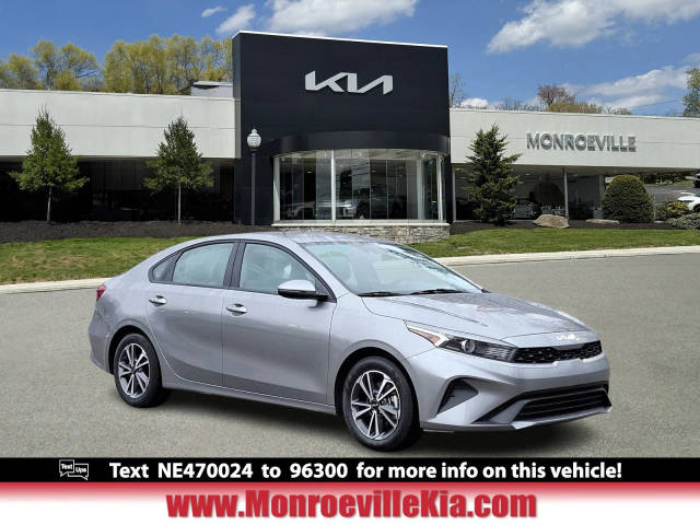 2022 Kia Forte LXS FWD photo