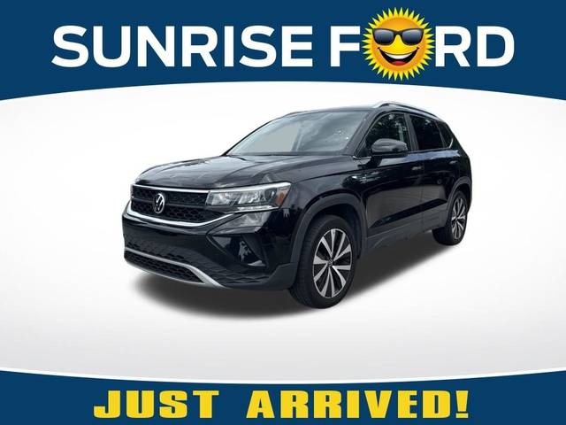 2022 Volkswagen Taos SE FWD photo