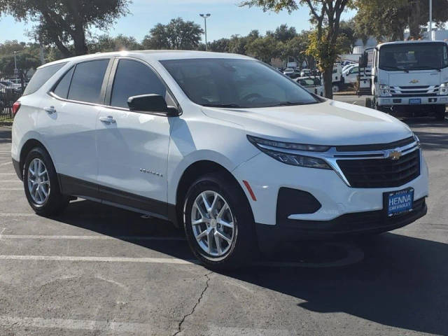 2022 Chevrolet Equinox LS AWD photo