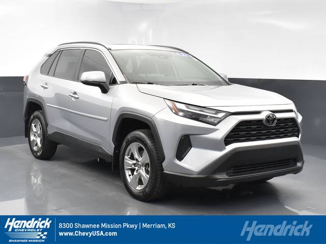 2022 Toyota RAV4 XLE AWD photo