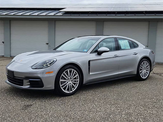 2020 Porsche Panamera 10 Years Edition RWD photo